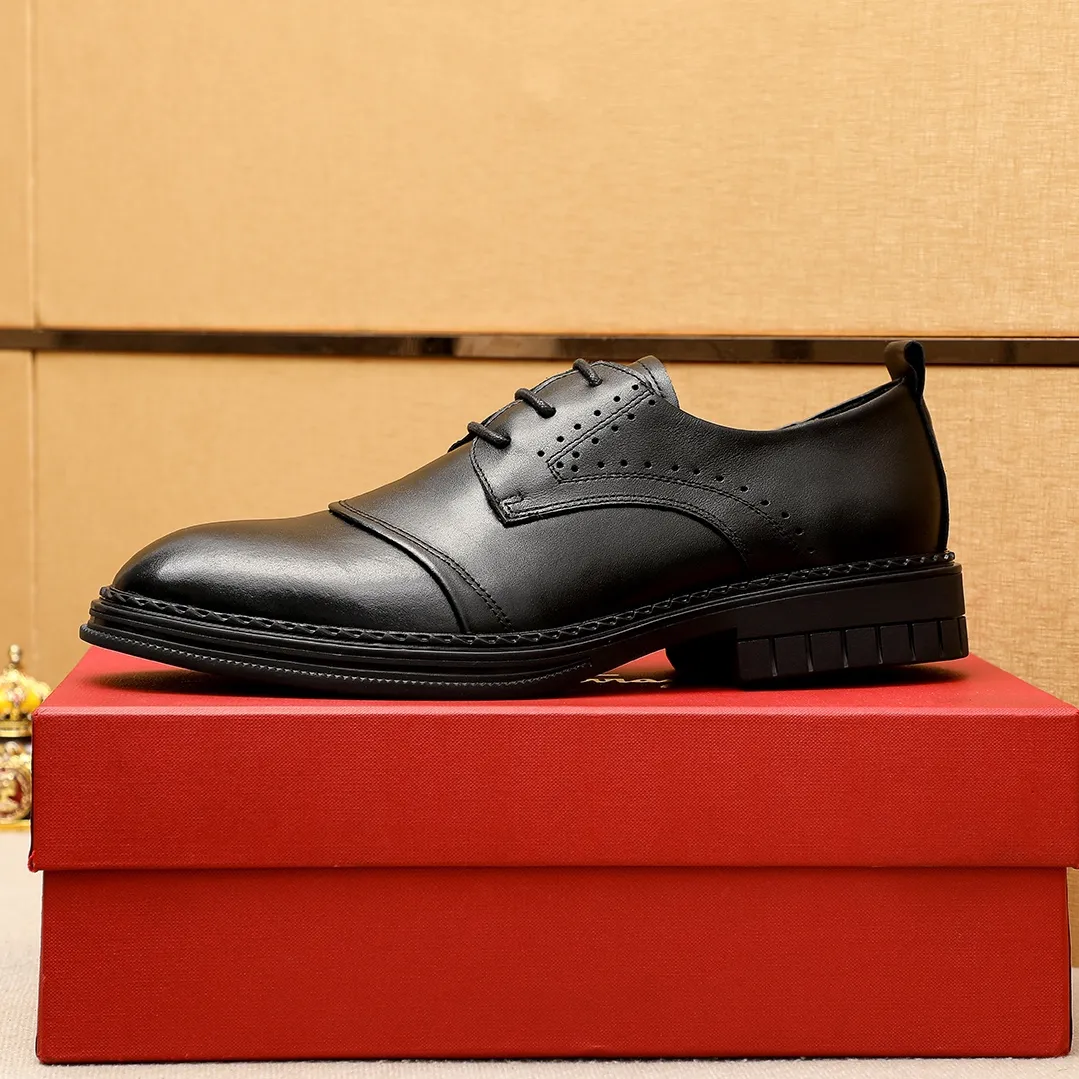 Men's shoes 💰462 💐 Product trademark: Ferragamo "Ferragamo" business leather shoes Regular size: 38-44 (45.46🉑️customized) Product materials: Selected imported first-layer calfskin upper, imported water-dyed cowhide leather lining. Strong three-dimensional visual effect, rubber outsole Color: 1⃣️color optional